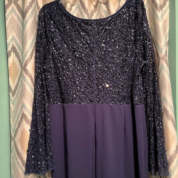 Adrianna Papell New Womans Beaded Boat Neck Gown Navy Blue Size 20 Flared Sleeve - Picture 5 of 10